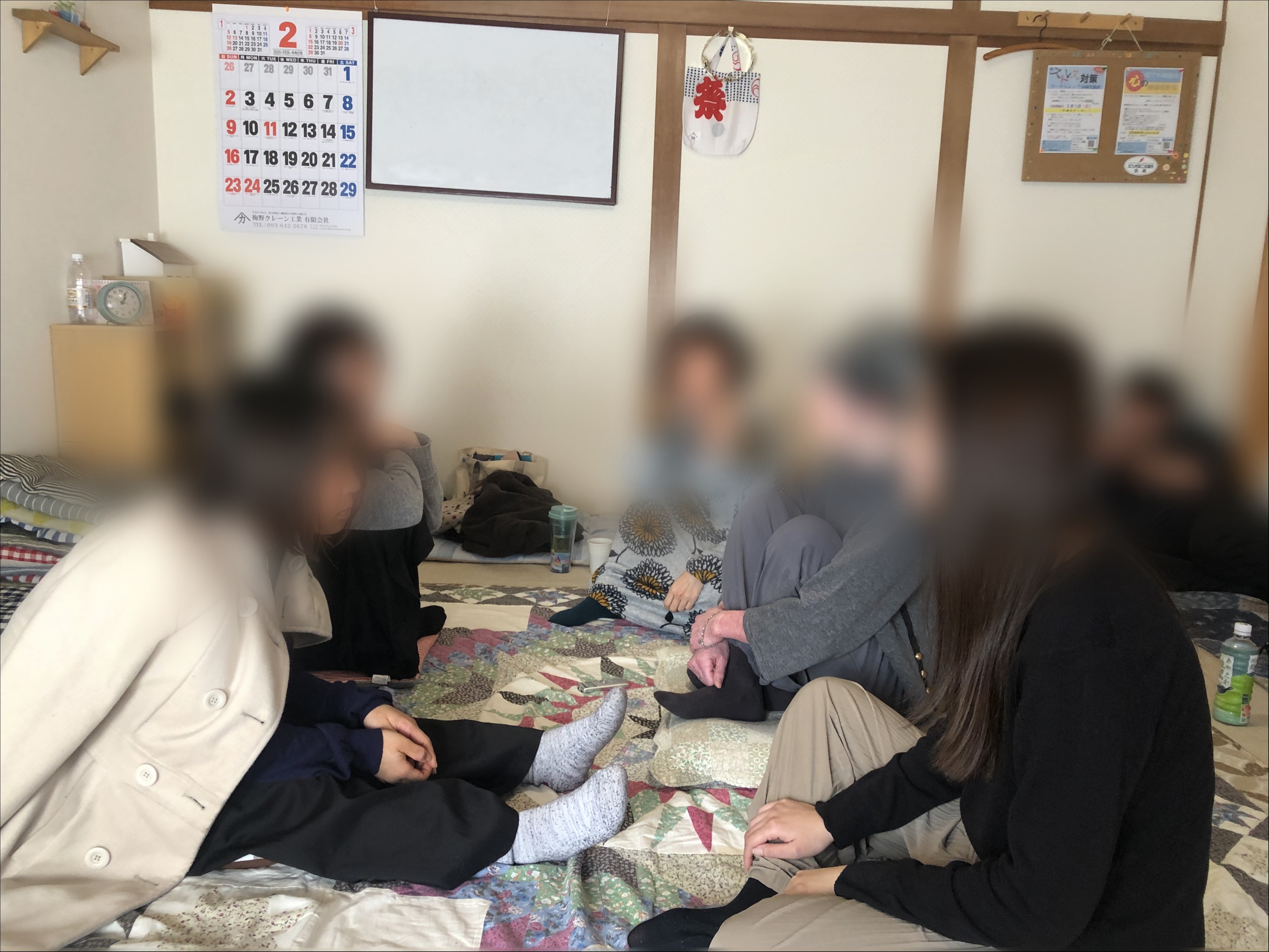 当ワークショップでは、社会で起きる様々な場面を毎回設定して、会話をしていきながら、このワークの参加者同士の関係を築いていきます。
実際の社会で行う、人間関係の作り方を実践で学びます。