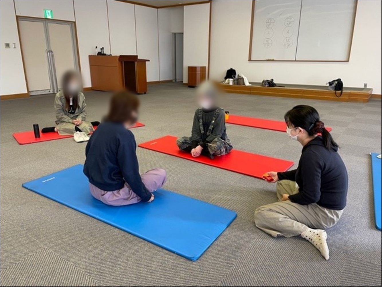 当ワークショップでは、
社会で起きる様々な場面を毎回設定して、
会話をしていきながら、会話というものに慣れていきます。