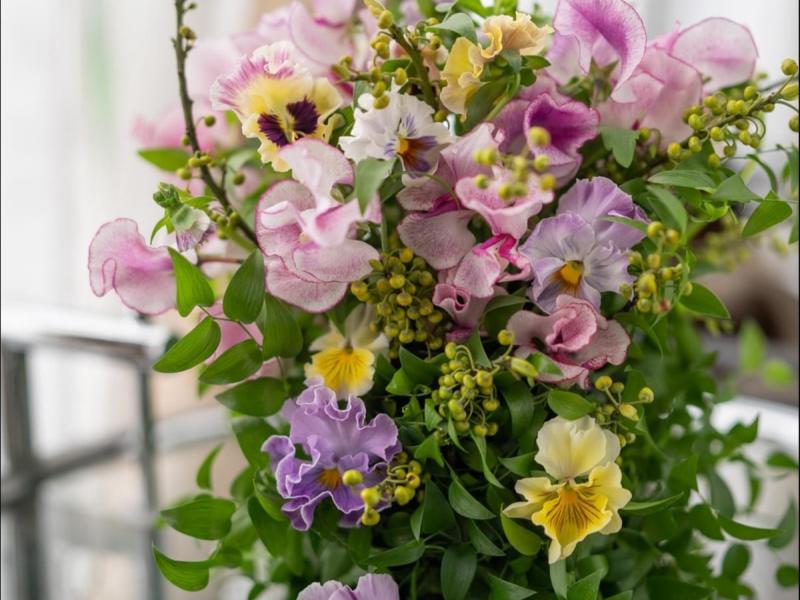 スマイラックスのタンバルアレンジメント

パンジーとスイトピーなど春のお花いっぱいのアレンジメントです

1月18日15時スタート