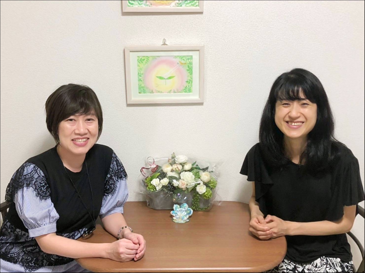 ◉プロフィール
【仏教カウンセラー*まよ】中村真與 (写真右)
・カフェ勉強会
・セミナー講師
・「学びのカフェ天神」登録講師
福岡での活動は5年目です
どなたでも気軽に学べる雰囲気作りを
心がけてます
自分の心との向き合い方など
ブッタの智恵から解決のヒントをお届けします
【心理カウンセラー*さちこ】八尋祥子(写真左)
についてはこのアカウントのプロフィールを
ご覧ください